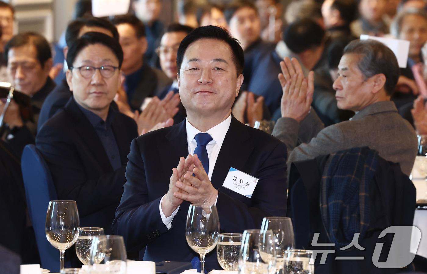 본문 이미지 - 김두관 넥스트코리아 포럼 이사장이 14일 오후 서울 여의도 켄싱턴호텔에서 열린 '넥스트코리아 포럼 출범식'에 자리하고 있다. 2025.2.14/뉴스1 ⓒ News1 김민지 기자