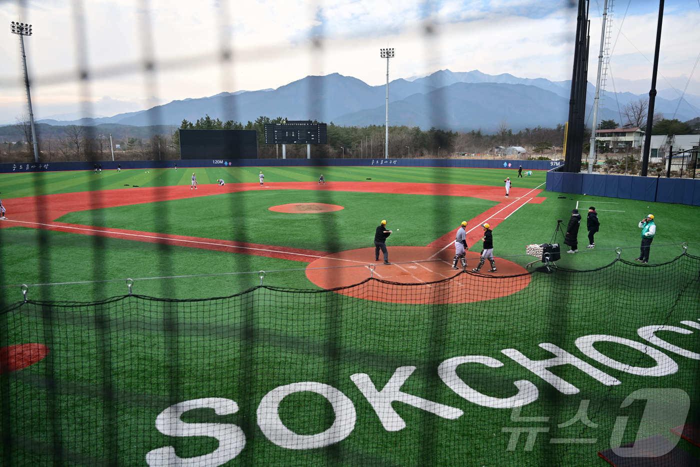 강원 속초시에서 전지훈련 중인 야구단 사진.(속초시 제공. 재판매 및 DB 금지) 2025.2.16/뉴스1