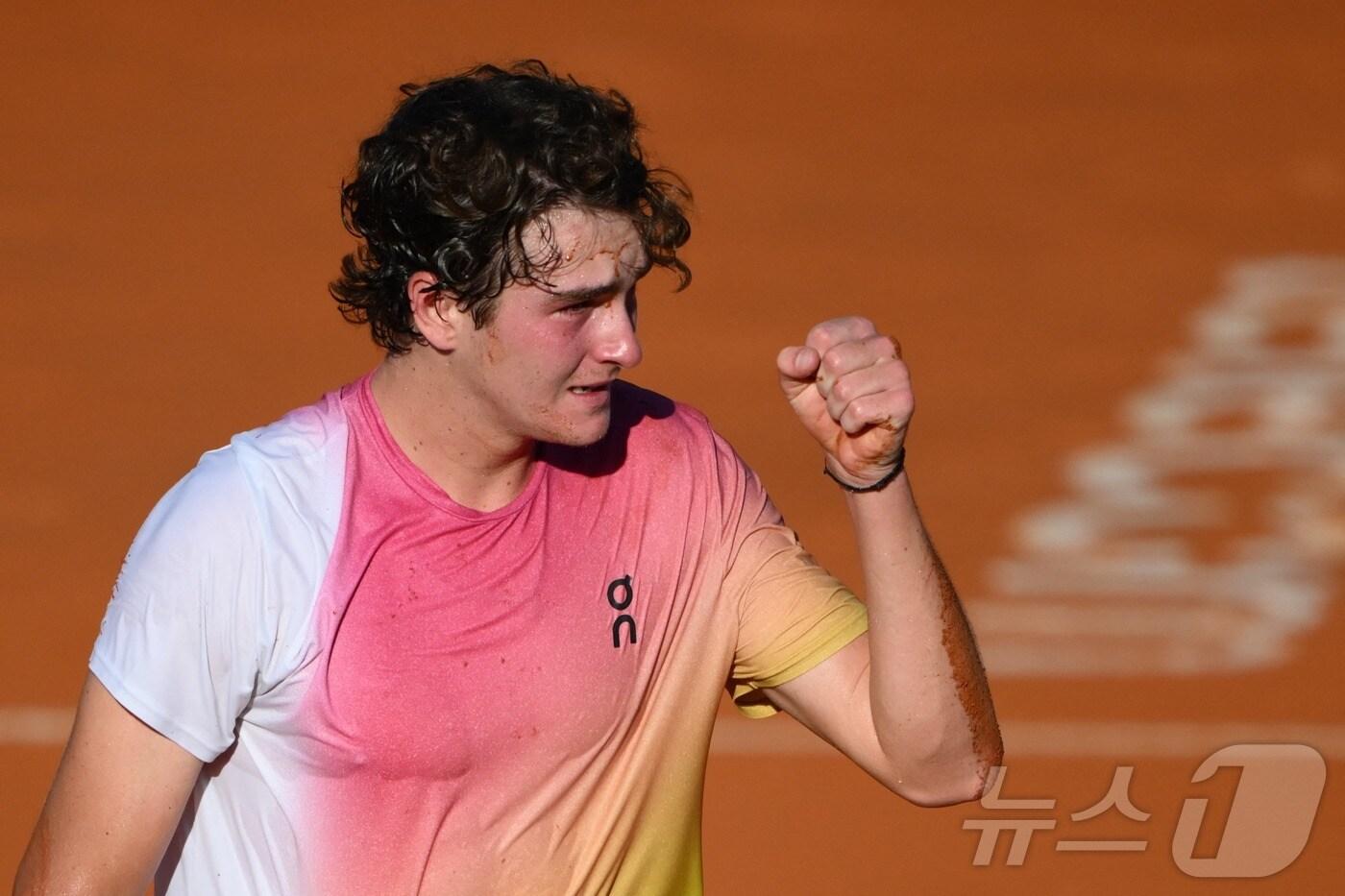 폰세카, 역대 7번째 최연소 ATP 투어 단식 우승. ⓒ AFP=뉴스1