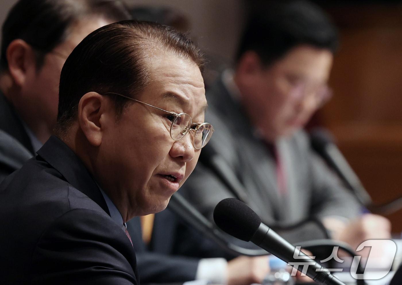 권영세 국민의힘 비상대책위원장이 17일 서울 중구 한국프레스센터 국제회의장에서 열린 관훈클럽 초청 토론회에서 기조연설을 하고 있다. 2025.2.17/뉴스1 ⓒ News1 오대일 기자