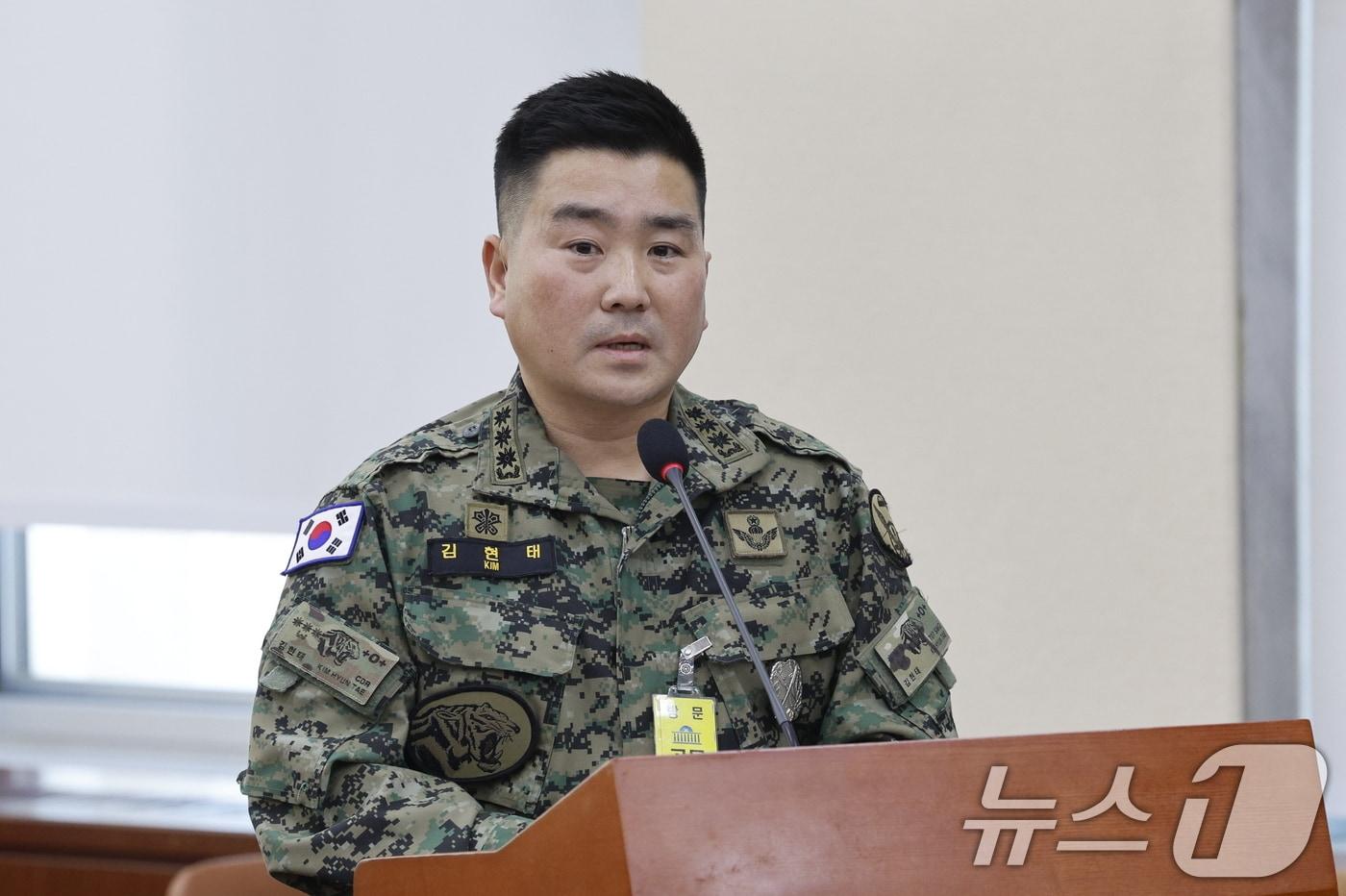 김현태 육군 707특수임무단장이 17일 오후 서울 여의도 국회에서 열린 국방위원회 제422회국회(임시회) 제2차 전체회의에 출석해 현안 질의에 답하고 있다. 2024.2.17/뉴스1 ⓒ News1 안은나 기자
