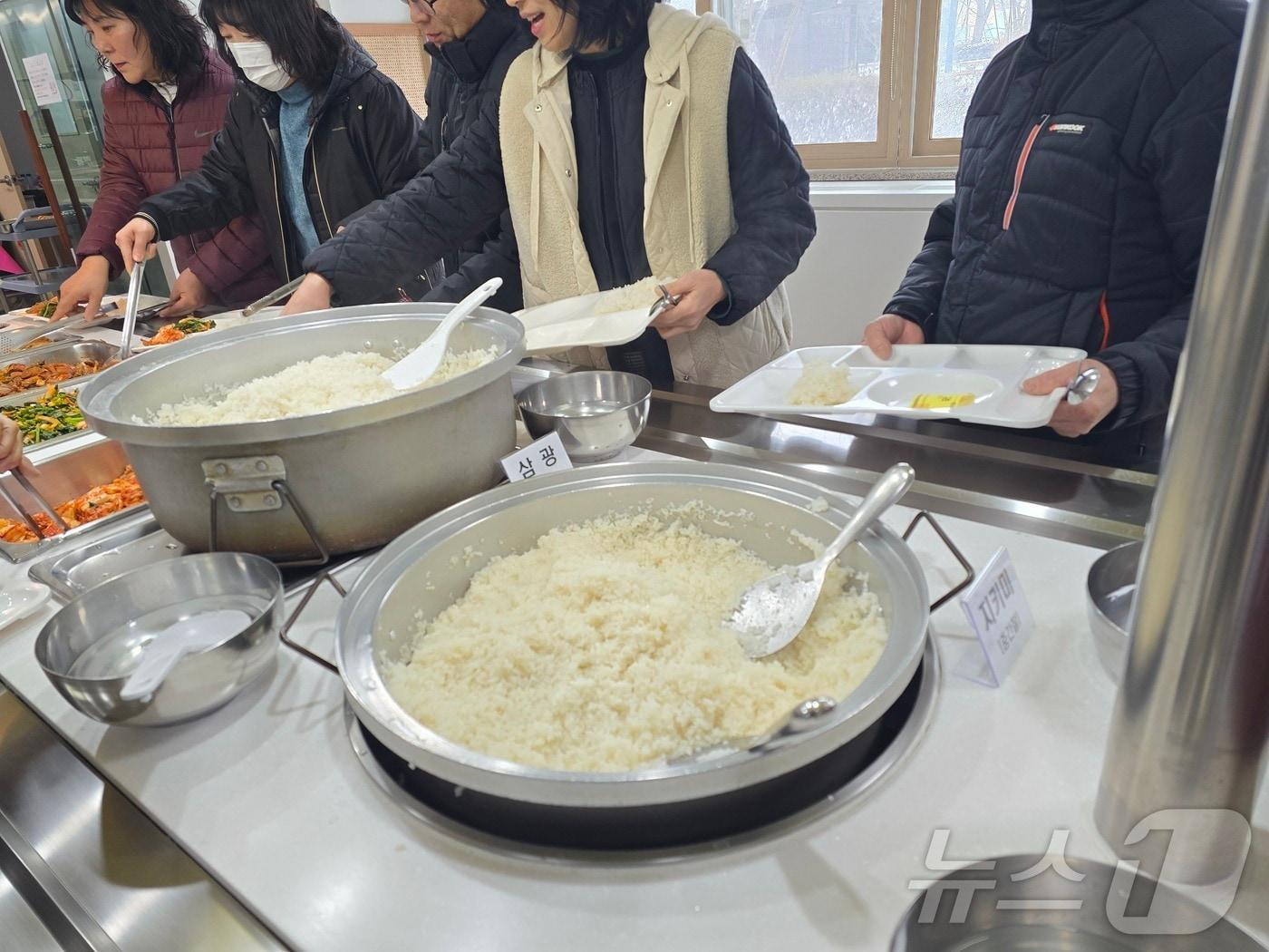 본문 이미지 - 신품종 쌀 ‘지키미’로 지은 밥. (충남농기원 제공. 재판매 및 DB금지) /뉴스1