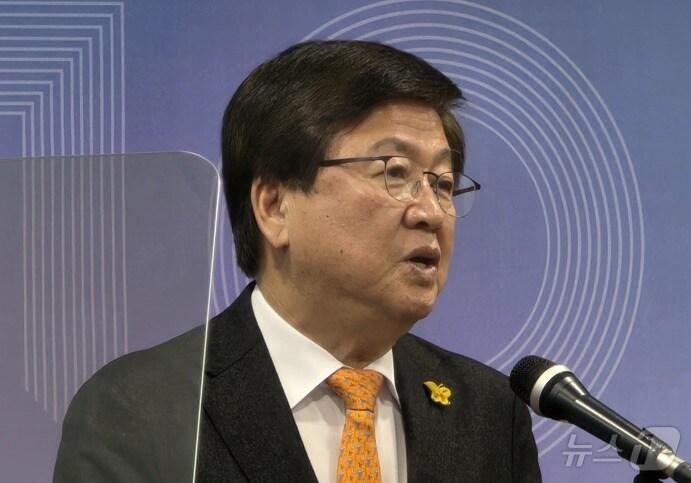 본문 이미지 - 18일 오전 세종교육청에서 기자회견하는 최교진 세종시교육감. ⓒ News1 장동열 기자