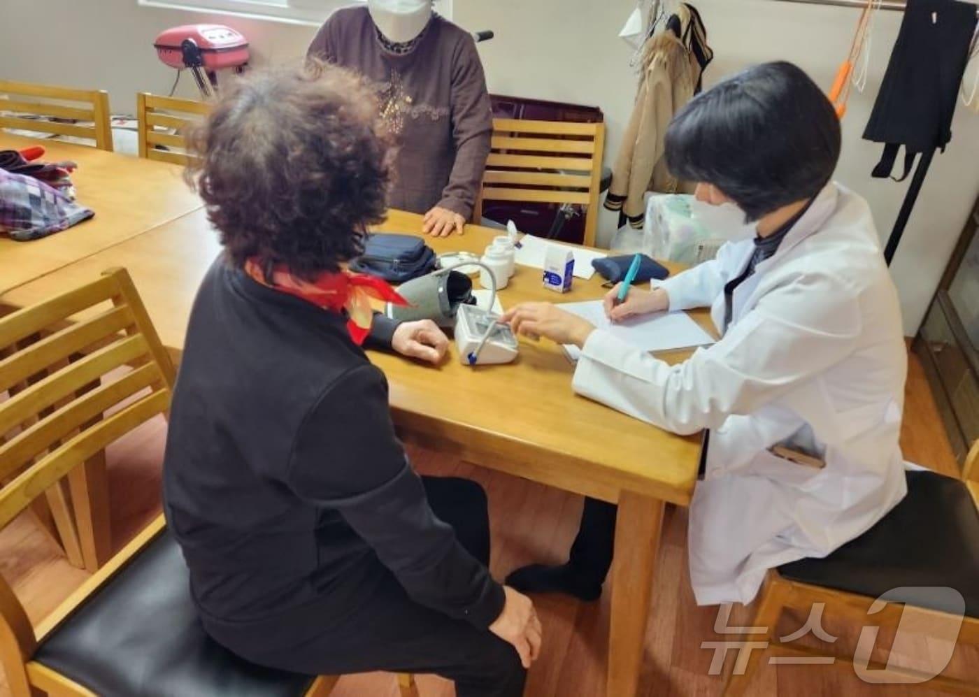 괴산군보건소 이동순회 진료 모습/뉴스1