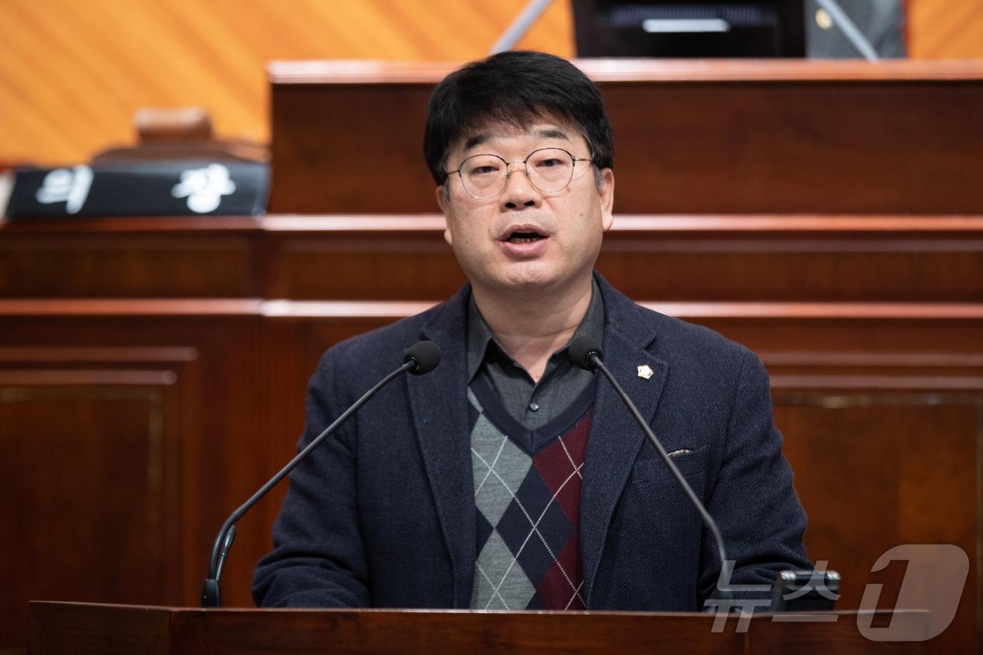 서동완 군산시의회 의원이 5분 발언을 하고 있다.(의회제공. 재판매 및 DB금지) 2025.2.18/뉴스1