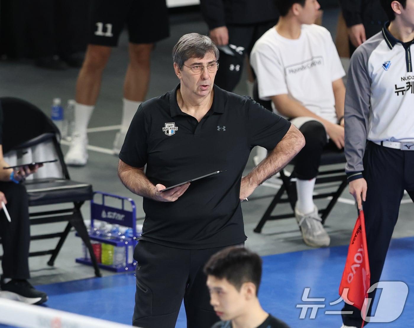 본문 이미지 - 필립 블랑 현대캐피탈 감독. /뉴스1 DB ⓒ News1 김영운 기자