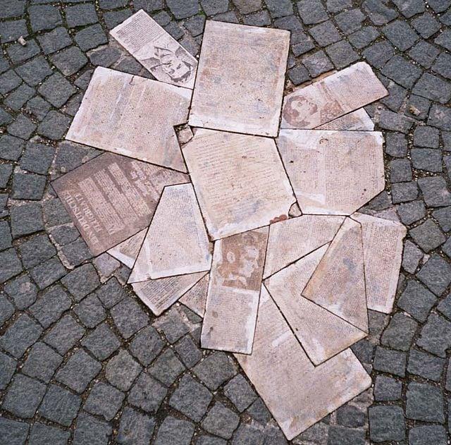 본문 이미지 - 백장미단 사건 기념물 (출처: Gryffindor(2005), Public domain, via Wikimedia Commons)