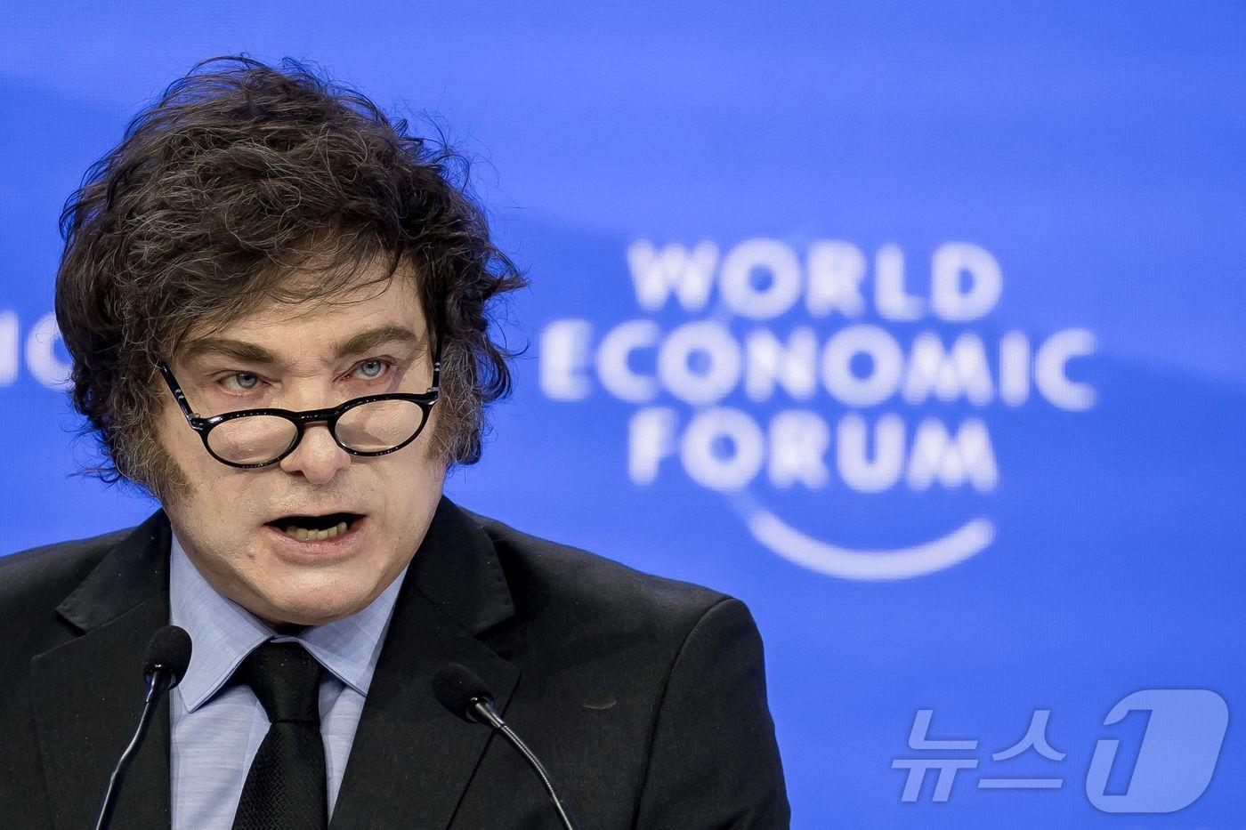 하비에르 밀레이 아르헨티나 대통령이 2025년 1월 23일 미국 다보스에서 열린 세계경제포럼에서 연설하고 있다. 2025.01.23 ⓒ AFP=뉴스1 ⓒ News1 김경민 기자