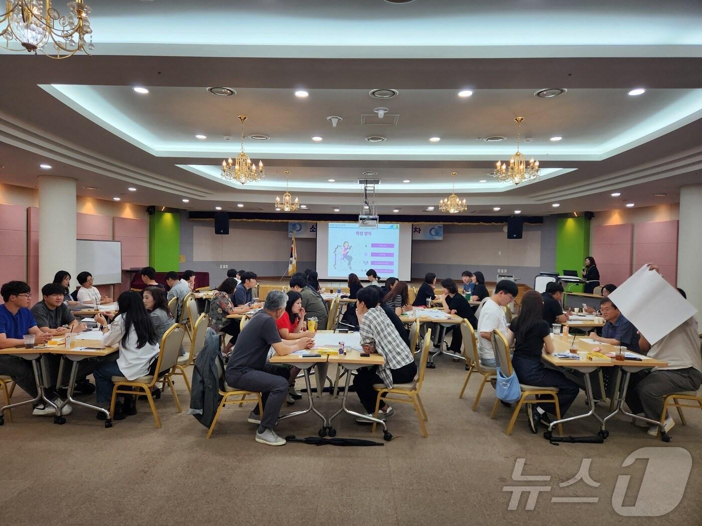 본문 이미지 - 강릉시 &#39;소화 잘되는 거꾸로 멘토링&#39;&#40;강릉시 제공, 재판매 및 DB 금지&#41; 2025.2.19/뉴스1