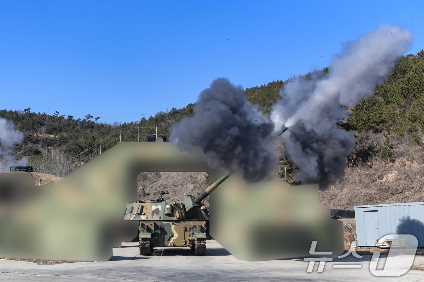 서북도서방위사령부 예하 포병부대가 K-9 해상사격훈련을 하고 있다. (국방부 제공. 재판매 및 DB 금지) 2025.2.19/뉴스1