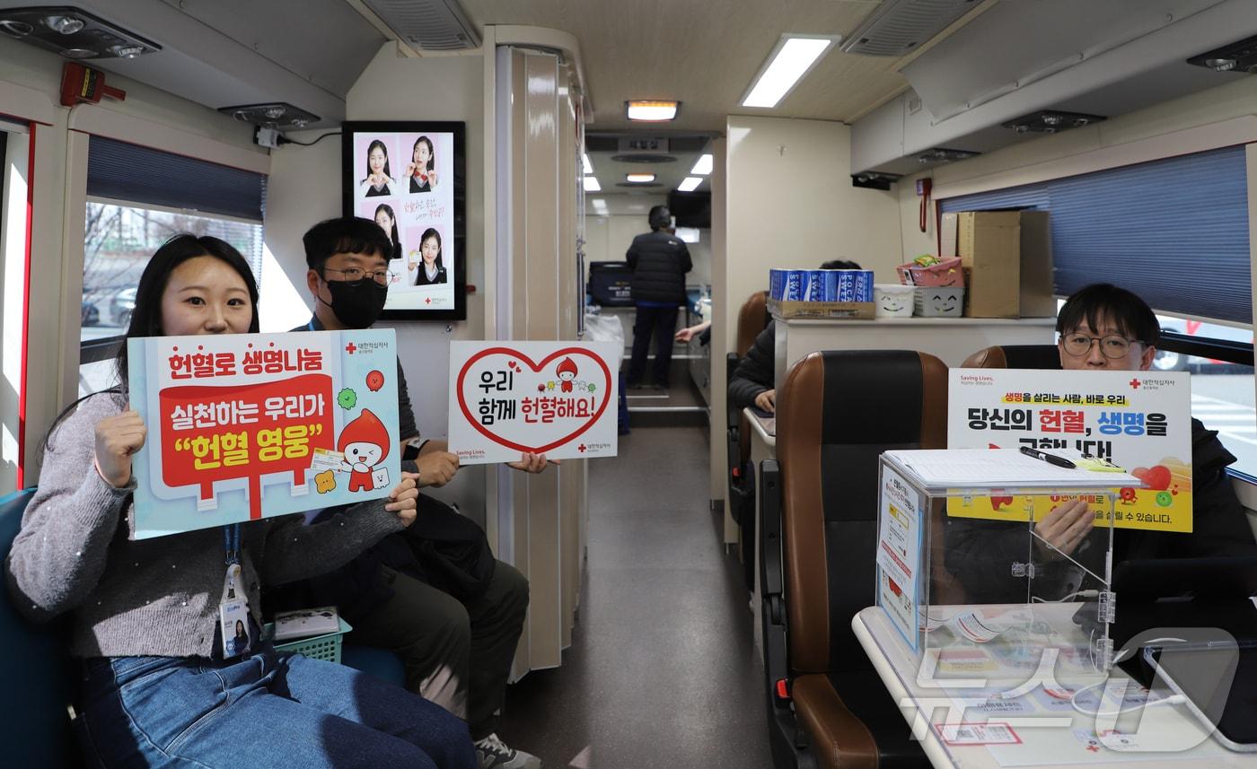 19일 애코프로가 포항캠퍼스에서 임직원들이 사랑의 헌혈로 이웃사랑을 전달하고 있다. &#40;에코프로제공, 재판매 및 DB 금지&#41; 2025.2.19/뉴스1