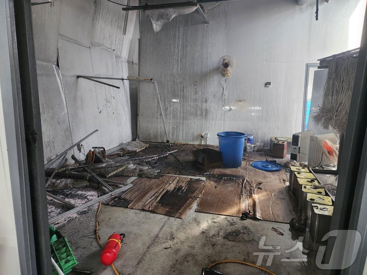 본문 이미지 - 폭발 사고 현장.(경기도소방재난본부 제공, 재판매 및 DB금지)