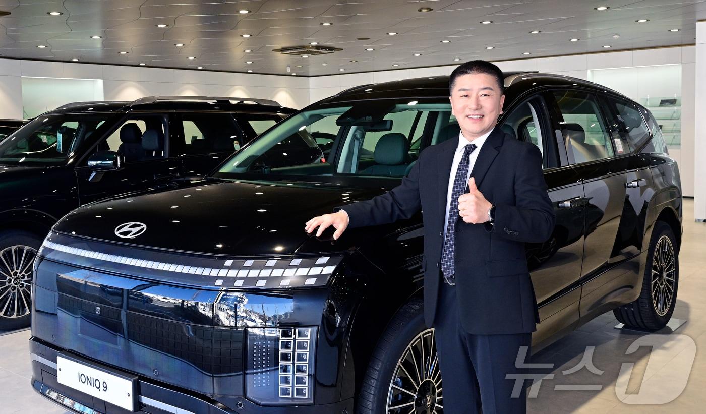 2024년 전국 승용 최다 판매 직원에 선정된 현대차 대전지점 김기양 영업이사(현대차 제공)