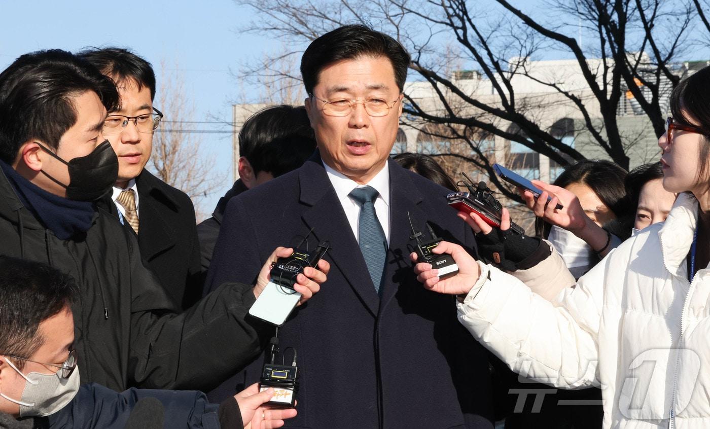 홍장원 전 국가정보원 제1차장이 20일 서울 종로구 헌법재판소에서 열린 윤석열 대통령 탄핵심판 10차 변론에 증인으로 출석하고 있다. 2025.2.20/뉴스1 ⓒ News1 허경 기자