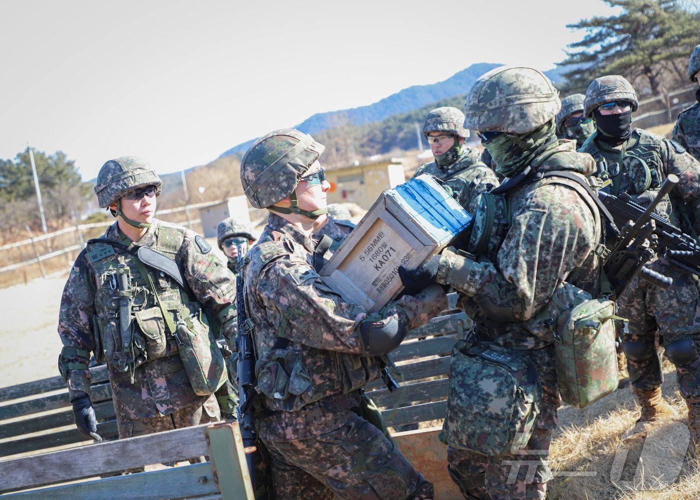 본문 이미지 - 혹한기 전술훈련 자료사진(사진은 기사 내용과 무관함) / 뉴스1 ⓒ News1