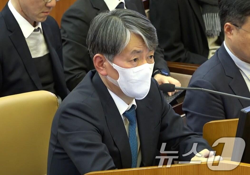 본문 이미지 - 조지호 경찰청장이 20일 서울 종로구 헌법재판소 대심판정에서 열린 윤석열 대통령 탄핵심판 10차 변론에서 증인으로 출석해 발언하고 있다. (헌법재판소 제공. 재판매 및 DB 금지) 2025.2.20/뉴스1