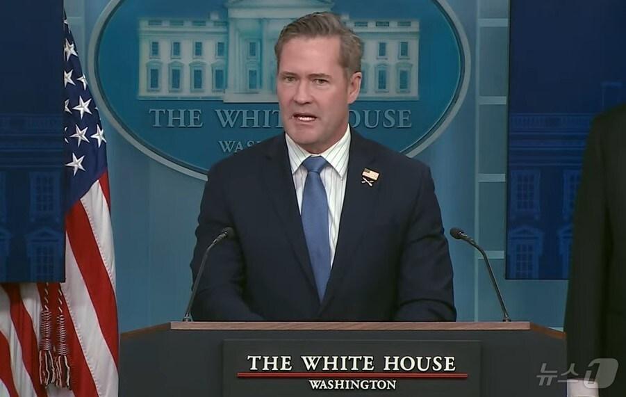 본문 이미지 - 마이크 왈츠 백악관 국가안보보좌관이 20일(현지시간) 워싱턴DC 백악관 브리핑에서 질문에 답하고 있다. ⓒ News1 류정민 특파원