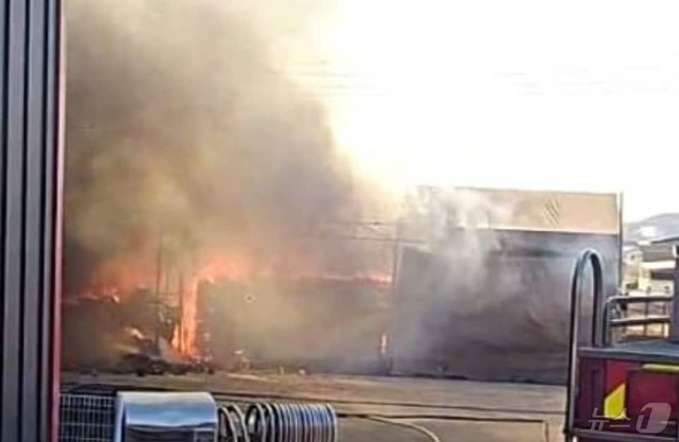 본문 이미지 - 화재 현장. (경기도소방재난본부 제공. 재판매 및 DB 금지) 2025.2.21/뉴스1