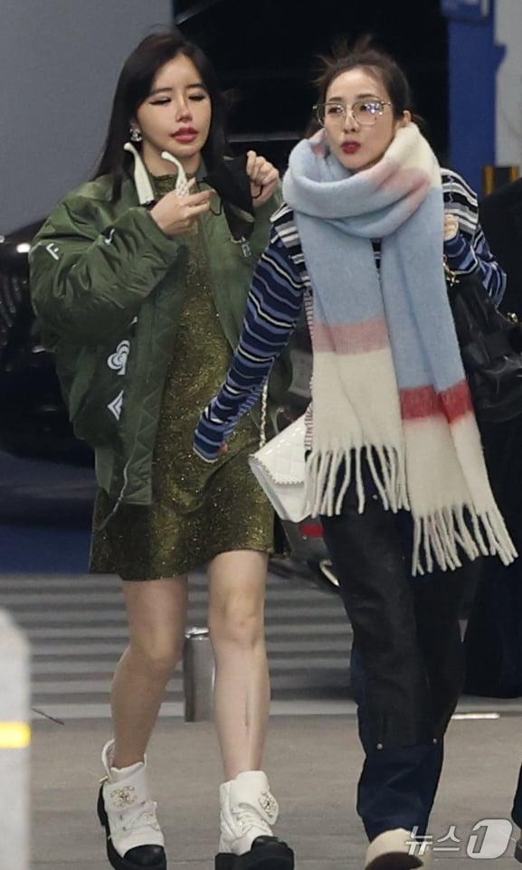 본문 이미지 - 투애니원 박봄과 산다라박(오른쪽)ⓒ 뉴스1 권현진 기자