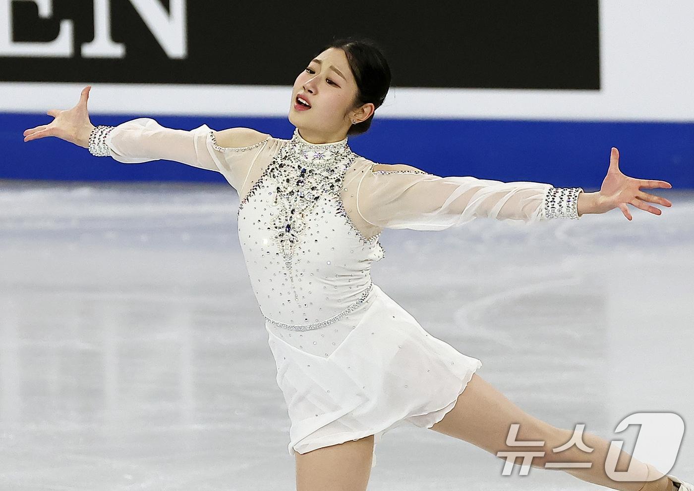 피겨 이해인이 21일 오후 서울 양천구 목동 아이스링크에서 열린 2025 ISU 사대륙 피겨스케이팅 선수권대회 여자 싱글 쇼트 프로그램에서 멋진 연기를 선보이고 있다. 2025.2.21/뉴스1 ⓒ News1 김진환 기자