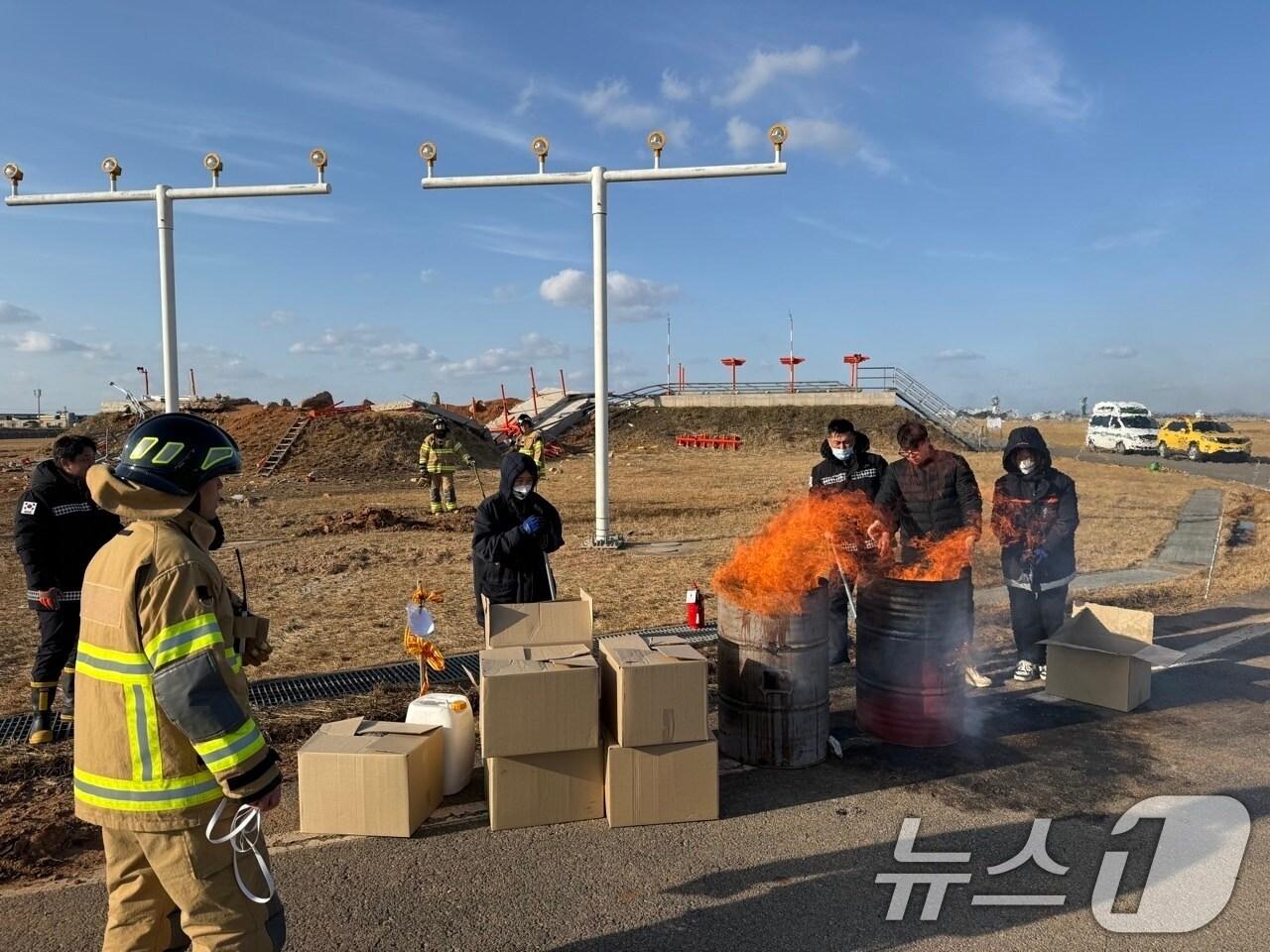 본문 이미지 - 22일 12·29 제주항공 참사 유류품 소각 작업이 이뤄지고 있다.(유가족협의회 제공. 재판매 및 DB 금지) 2025.2.22/뉴스1 