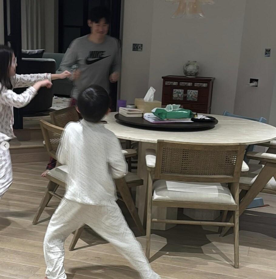 본문 이미지 - 방송인 김민지 인스타그램