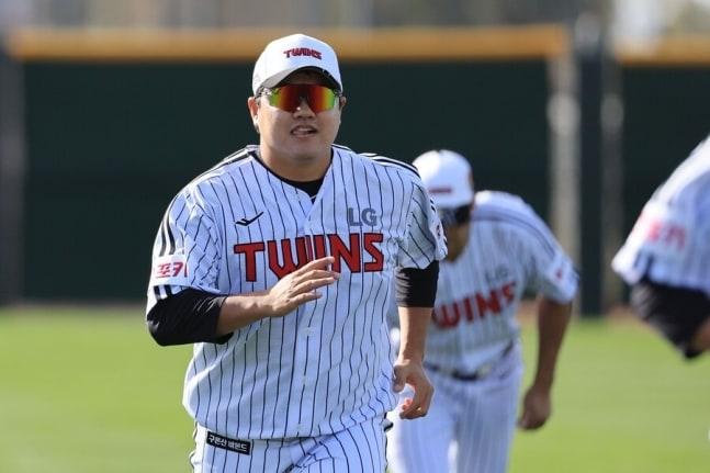 본문 이미지 - 스프링캠프 도중 발목 인대 부상을 당한 LG 마무리 장현식.(LG 트윈스 제공)