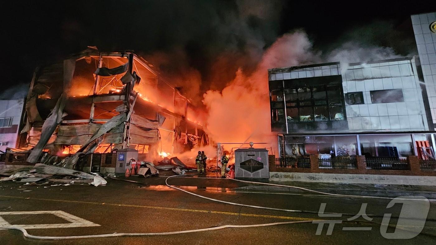 화재현장(경기도소방재난본부 제공.재판매 및 DB금지)