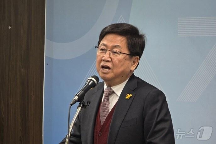 본문 이미지 - 25일 교육청 대회의실에서 기자회견하는 최교진 세종시 교육감. ⓒ News1 장동열 기자 