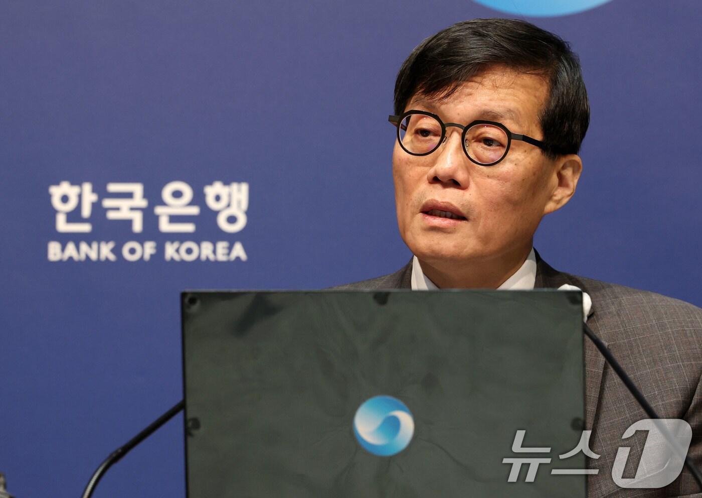 이창용 한국은행 총재가 2월 25일 서울 중구 한국은행 본관에서 금융통화위원회 본회의 후 열린 통화정책방향 기자 간담회에서 기자들의 질문에 답변하고 있다. 2025.2.25/뉴스1 ⓒ News1 사진공동취재단