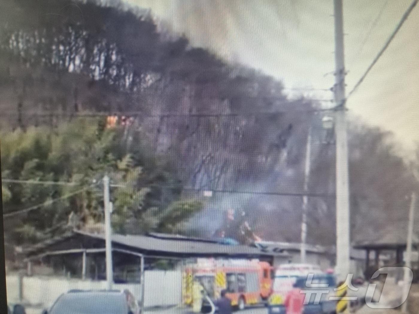 본문 이미지 - 경남 고성군 영오면 산불 현장.(산림청 제공. 재판매 및 DB금지.)