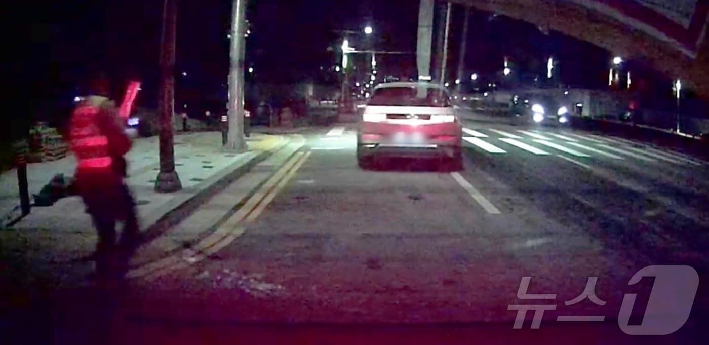 대전 유성구 용계동의 한 도로에서 50대 운전자가 음주단속을 피해 도주 하다 경찰에 검거 됐다. (대전경찰청 제공. 재판매 및 DB금지) /뉴스1 