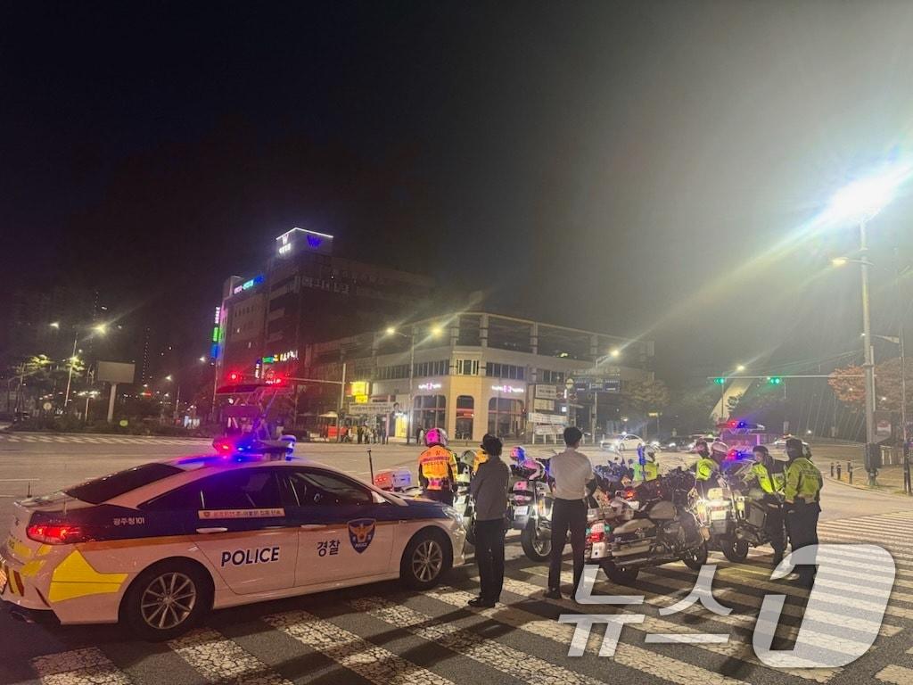 본문 이미지 - 광주 경찰이 3·1절을 앞두고 폭주·난폭운전 이륜차 특별단속을 실시하고 있다.(광주경찰청 제공. 재판매 및 DB금지) 2025.2.26/뉴스1 