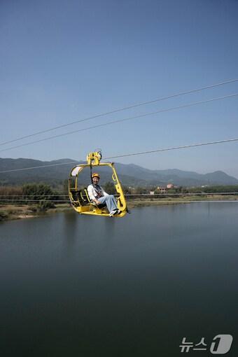 본문 이미지 - 3월 1일 개장하는 '섬진강 스카이바이크 체험시설'(구례군 제공. 재판매 및 DB 금지)2025.2.26/뉴스1