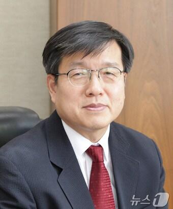 본문 이미지 - 송진원 고려대의대 미생물학교실 교수 (고려대의료원 제공) 2025.2.26/뉴스1