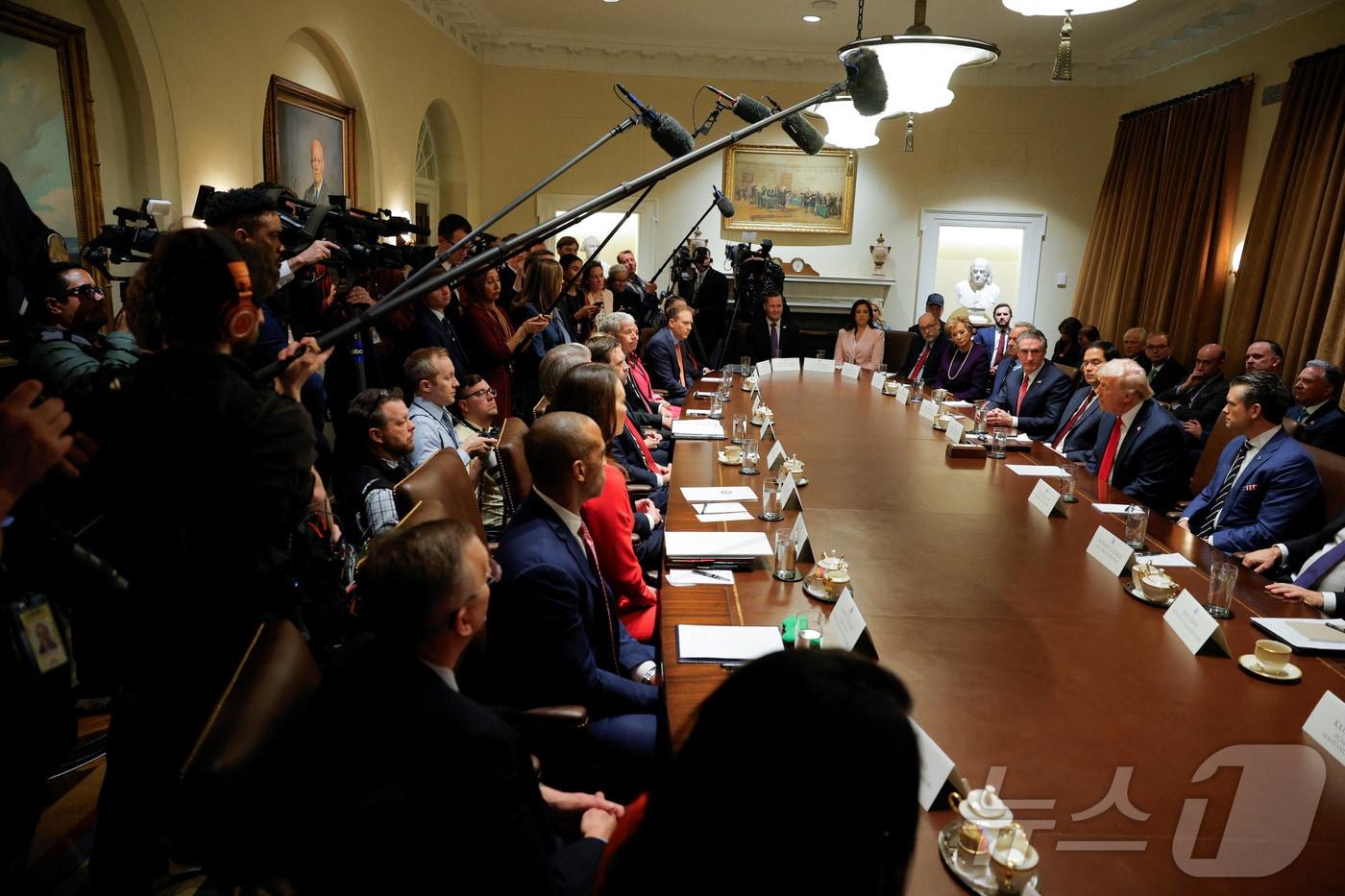 26일(현지시간) 미국 워싱턴 백악관에서 2기 트럼프 행정부 출범 이후 첫 각료회의가 열리고 있다. 2025.02.26 ⓒ 로이터=뉴스1 ⓒ News1 김지완 기자