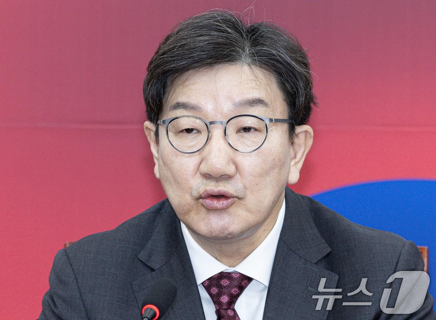 본문 이미지 - 권성동 국민의힘 원내대표가 27일 오전 서울 여의도 국회에서 열린 비상대책위원회의에서 발언을 하고 있다. 2025.2.27/뉴스1 ⓒ News1 이재명 기자