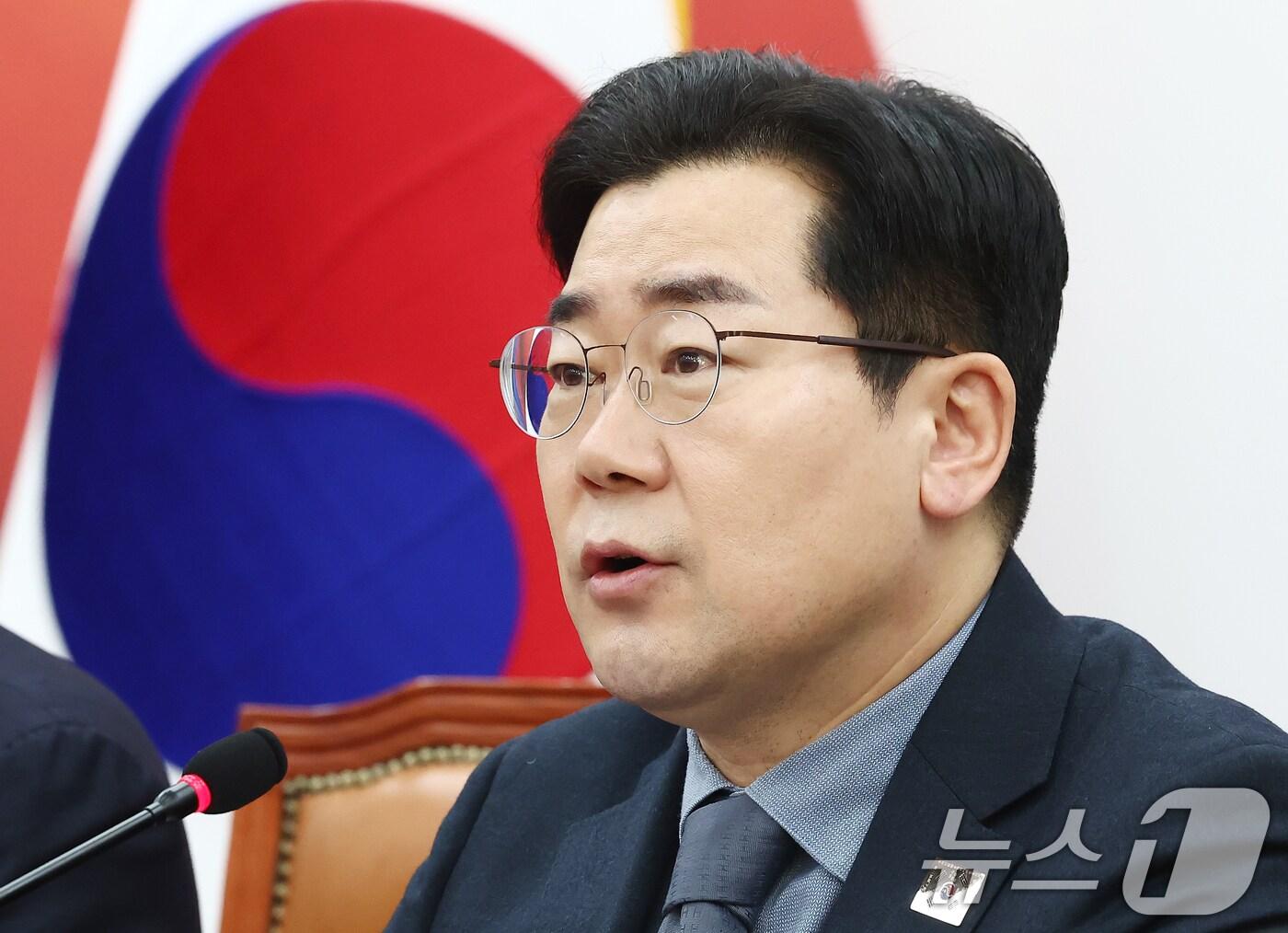 본문 이미지 - 박찬대 더불어민주당 원내대표가 27일 오전 서울 여의도 국회에서 열린 정책조정회의에서 모두 발언을 하고 있다. 2025.2.27/뉴스1 ⓒ News1 김민지 기자