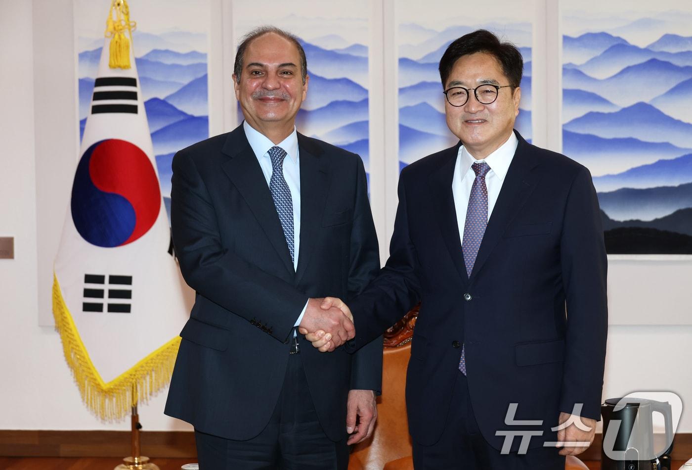 우원식 국회의장이 27일 오전 서울 여의도 국회에서 알 사드한 주한사우디아라비아 대사를 접견하고 있다. 2025.2.27/뉴스1 ⓒ News1 이광호 기자