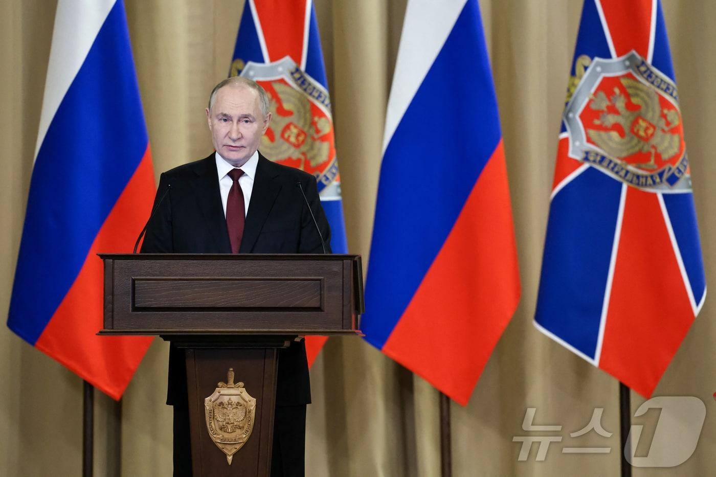 본문 이미지 - 27일(현지시간) 블라디미르 푸틴 러시아 대통령이 모스크바 연방보안국(FSB)에서 연설하고 있다. 2025.02.27 ⓒ 로이터=뉴스1 ⓒ News1 김지완 기자