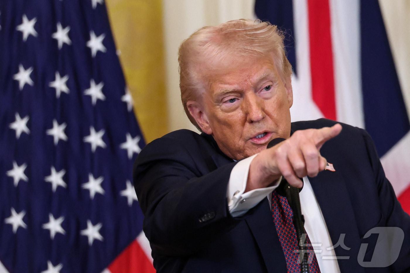 도널드 트럼프 미국 대통령이 27일(현지시간) 워싱턴 백악관에서 열린 키어 스타머 영국 총리와 정상회담을 마친 뒤 발언하고 있다. 2025.,02.28 ⓒ 로이터=뉴스1 ⓒ News1 우동명 기자
