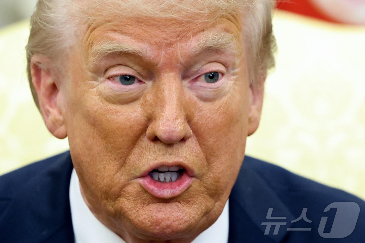 도널드 트럼프 미국 대통령이 27일(현지시간) 워싱턴 백악관에서 키어 스타머 영국 총리와 정상 회담 중 발언을 하고 있다. 2025.,02.28 ⓒ 로이터=뉴스1 ⓒ News1 우동명 기자