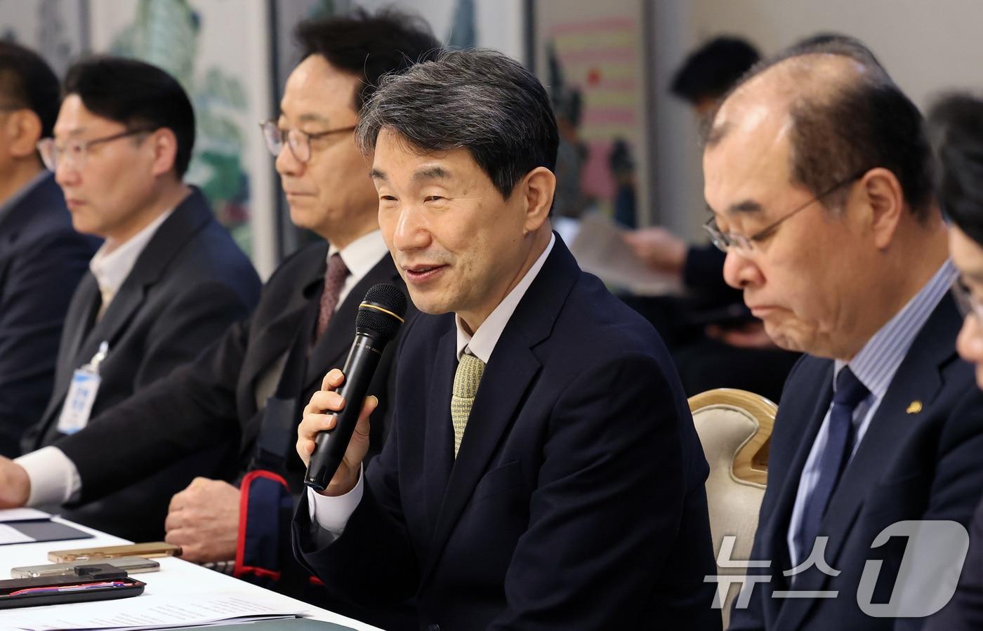 이주호 사회부총리 겸 교육부 장관이 2월 28일 서울 종로구 정부서울청사에서 &#39;RISE 성공방안 모색을 위한 지역 RISE센터장과의 대화&#39;를 주제로 열린 제69차 함께 차담회에서 모두발언을 하고 있다. /뉴스1 ⓒ News1 임세영 기자