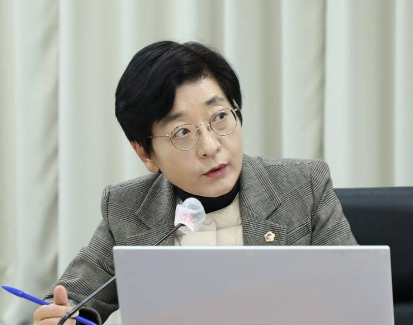 본문 이미지 -  세종시·교육청 '정책 실명제' 재·개정안 발의한 이순열 세종시의원. (세종시의회 제공) / 뉴스1