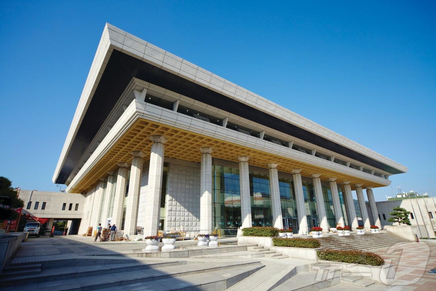 부산문화회관 대극장 전경.(부산문화회관 제공)