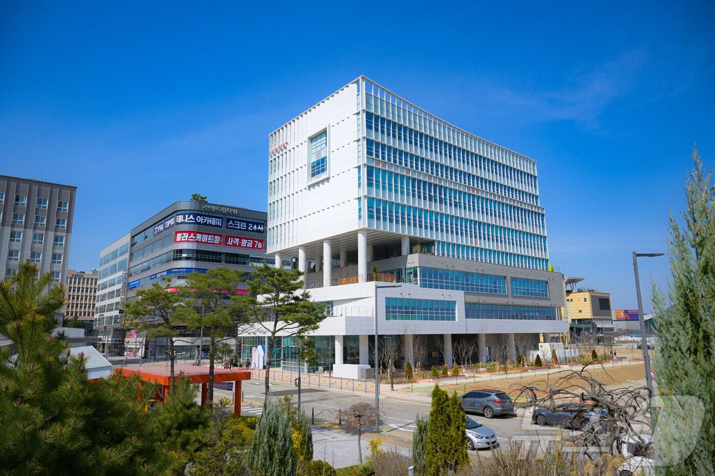 신용보증재단중앙회 사옥 전경&#40;신용보증재단중앙회 제공&#41;