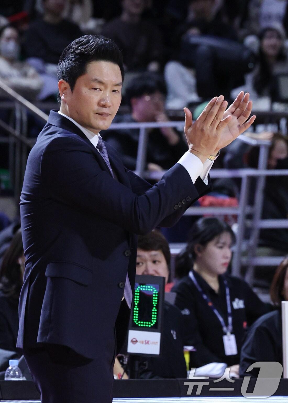 본문 이미지 - 서울 SK 전희철 감독. 2025.2.3/뉴스1 ⓒ News1 장수영 기자