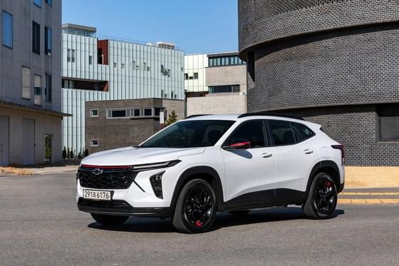 본문 이미지 - GM 한국사업장이 생산하는 쉐보레 SUV '트랙스 크로스오버'<자료사진>(GM 한국사업장 제공).