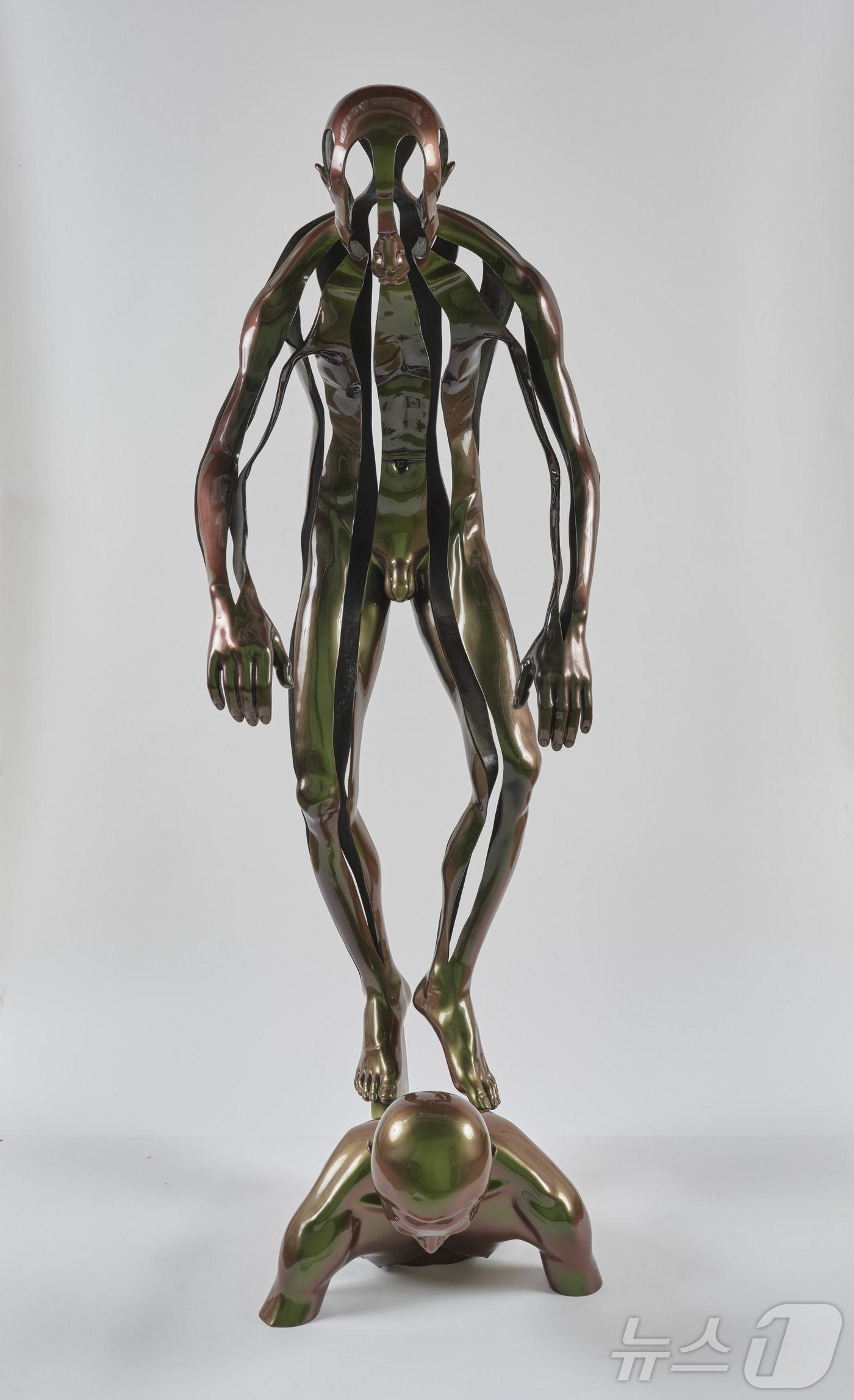 본문 이미지 -  김영원 작가의 &#39;중력-무중력 88-2&#39;&#40;청주시 제공&#41;.2025.2.5/뉴스1