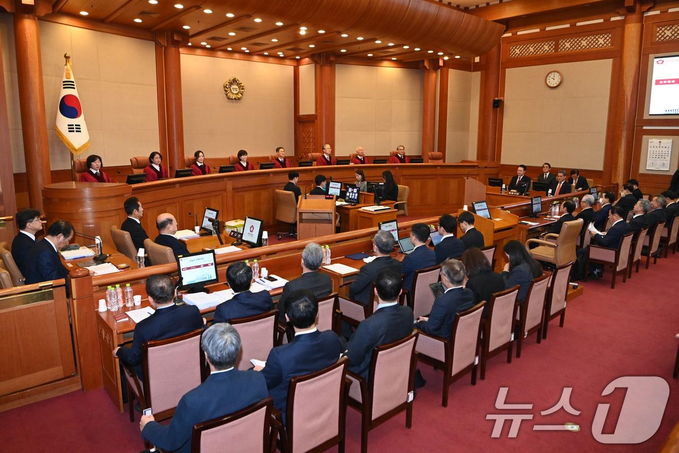 6일 오전 서울 종로구 헌법재판소에서 윤석열 대통령 탄핵심판 6차 변론이 열리고 있다. 2025.2.6/뉴스1 ⓒ News1 사진공동취재단